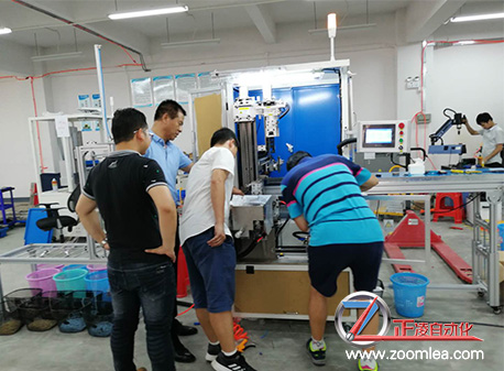 橡皮筋粘膠機(jī)_圓線皮筋粘膠機(jī)_高彈線橡皮筋設(shè)備